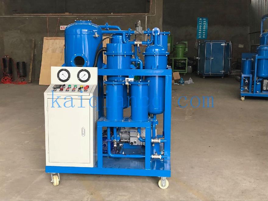 22 (2).jpg 喀麥隆客戶訂購(gòu)的單級(jí)真空濾油機(jī)裝箱現(xiàn)場(chǎng)